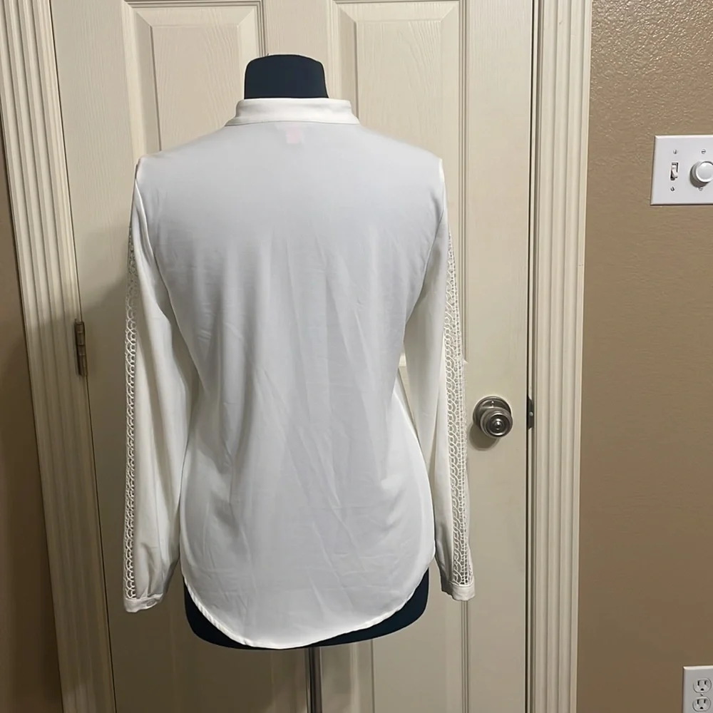 Vince Camuto blouse - Picture 5 of 7